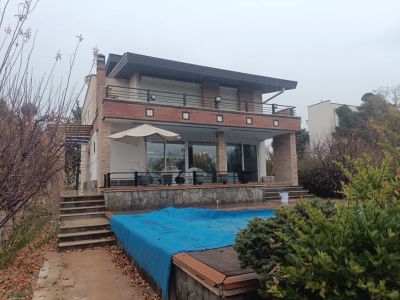 ویلا 2300 متری سه خوابه در طاووسیه کرج