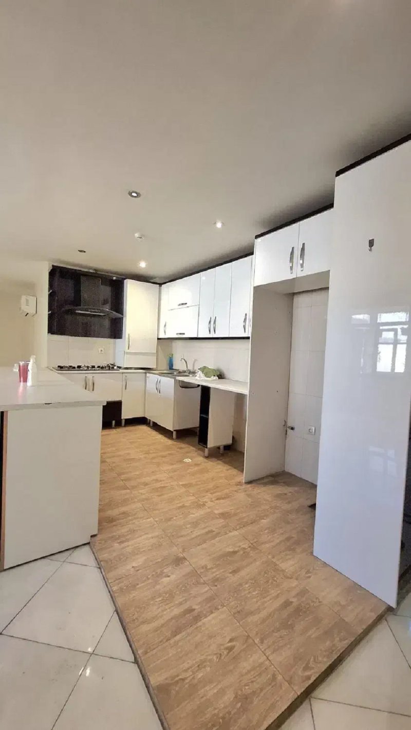 آپارتمان 110 متری دو خوابه در شهرک بنفشه کرج14056731422