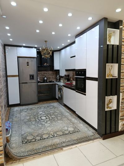 آپارتمان 117 متری دو خوابه در میدان زندیه ملایر