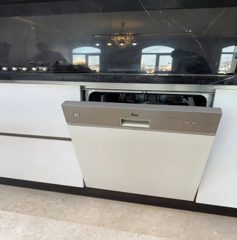 آپارتمان 145 متری سه خوابه در سعادت آباد تهران14070231526