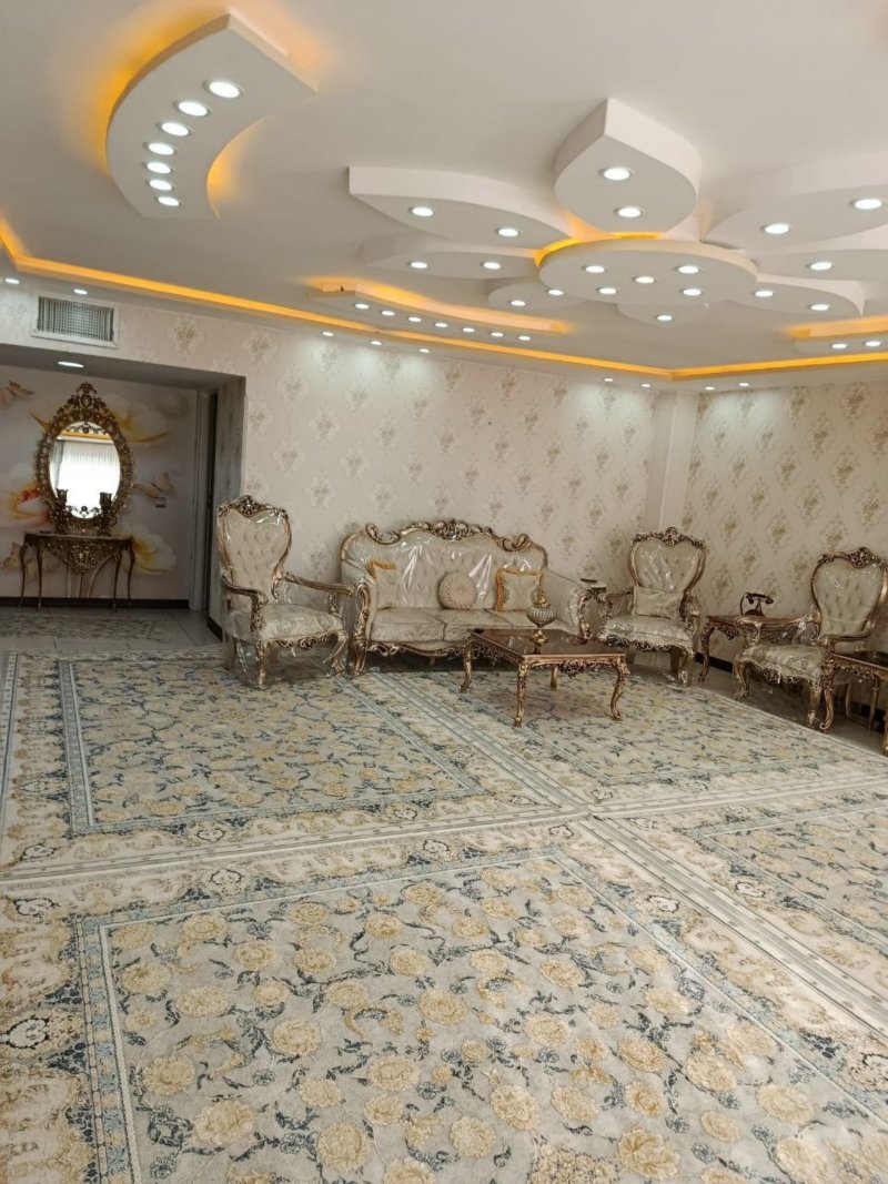 آپارتمان 117 متری دو خوابه در میدان زندیه ملایر14082031622