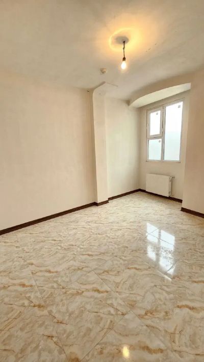 آپارتمان 90 متری دو خوابه در اندرزگو تهران