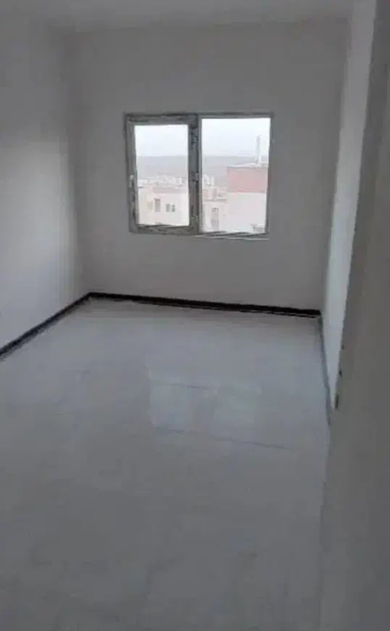 آپارتمان 75 متری دو خوابه در فاز 6 پرند14098831886