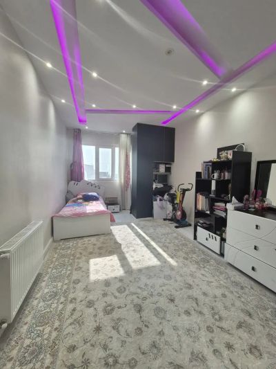 آپارتمان 140 متری سه خوابه در باغ فیض تهران