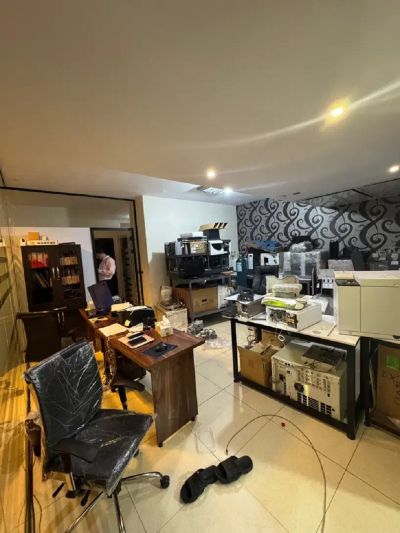 اداری 90 متری دو خوابه در صادقیه تهران