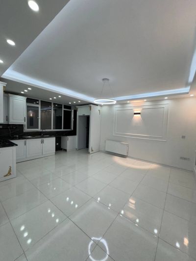 آپارتمان 61 متری دو خوابه در فاز 1 اندیشه با وام