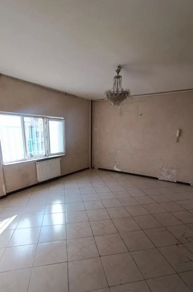 آپارتمان 75 متری یک خوابه در فاز 6 پرند14114832082