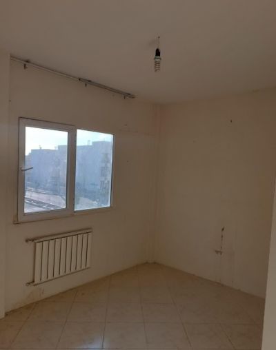 آپارتمان 83 متری دو خوابه در فاز 6 پرند