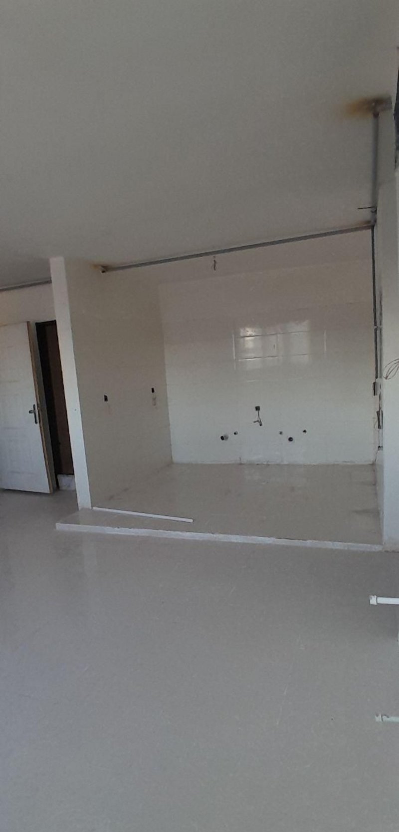 آپارتمان 80 متری دو خوابه در فاز 6 پرند14114932088