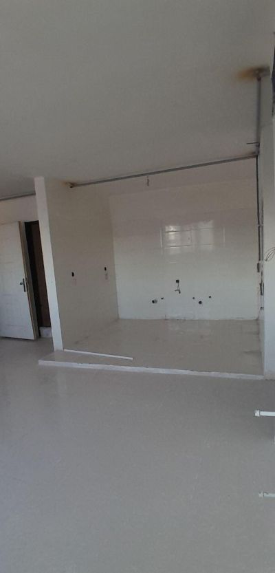 آپارتمان 80 متری دو خوابه در فاز 6 پرند