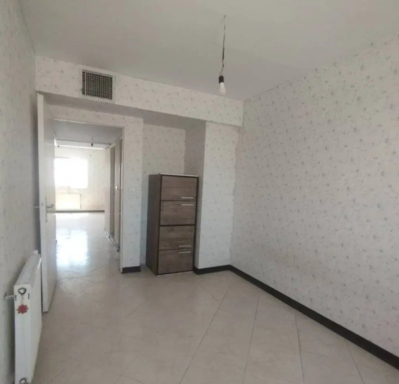 آپارتمان 84 متری دو خوابه در فاز 6 پرند14139032377