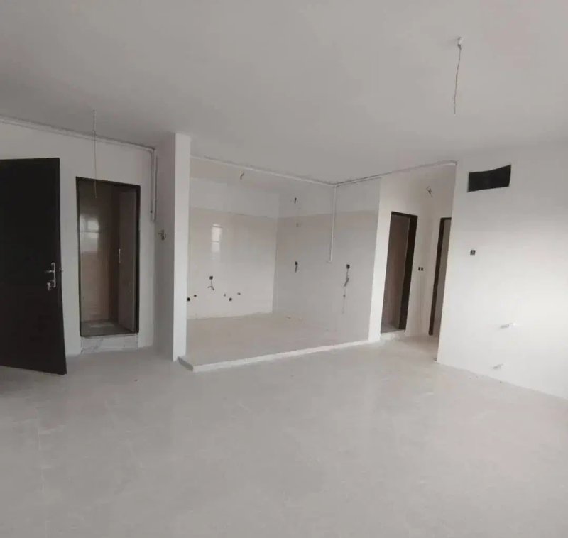 آپارتمان 84 متری دو خوابه در فاز 6 پرند14141532417