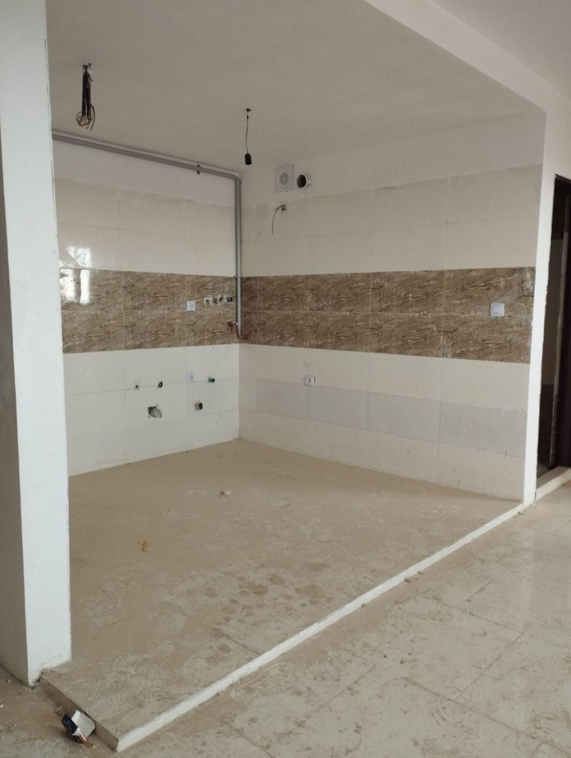 آپارتمان 81 متری دو خوابه در فاز 6 پرند14140232405