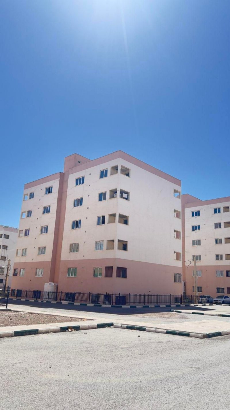 آپارتمان 76 متری دو خوابه در فاز 6 پرند14134232339