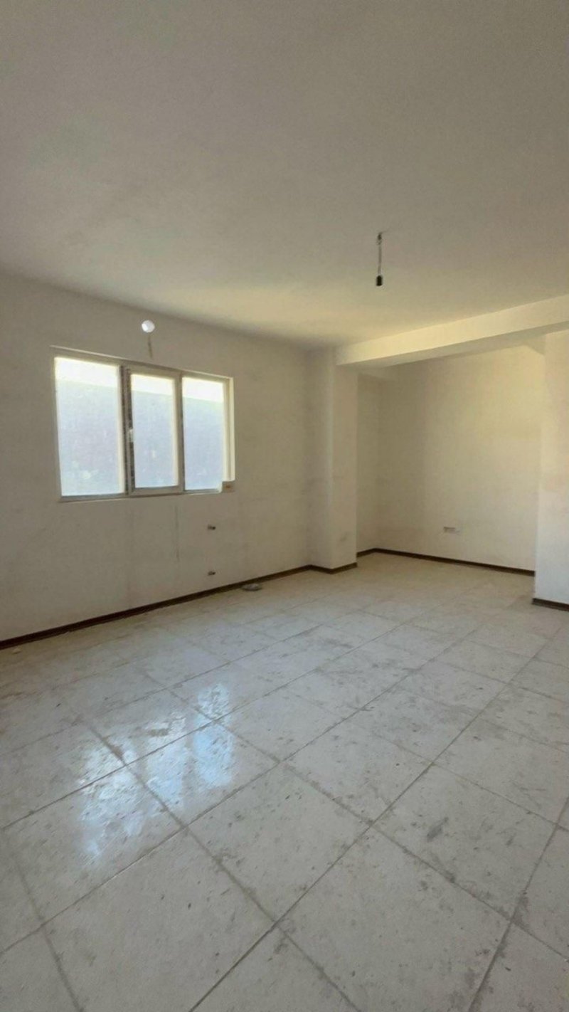 آپارتمان 81 متری دو خوابه در فاز 6 پرند14140232406