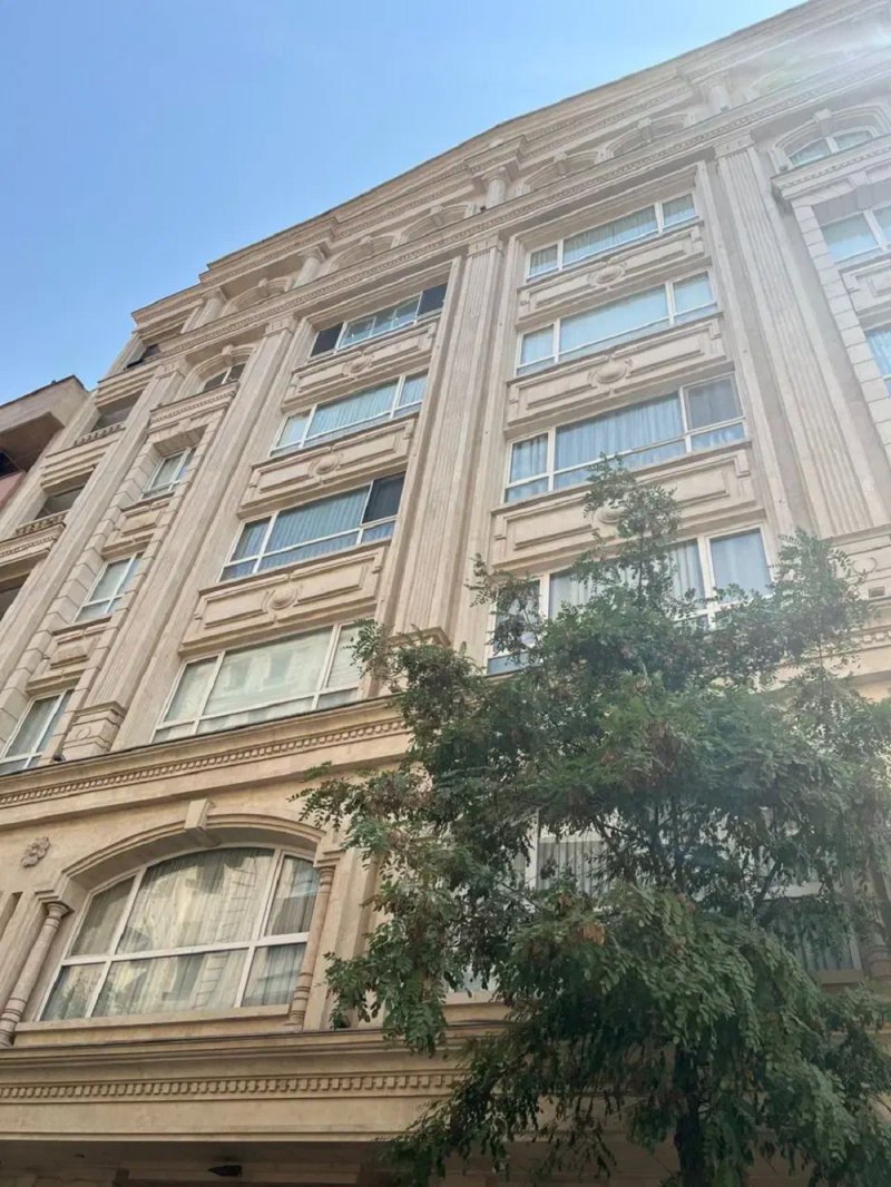 آپارتمان 250 متری سه خوابه در سعادت آباد تهران14146432492