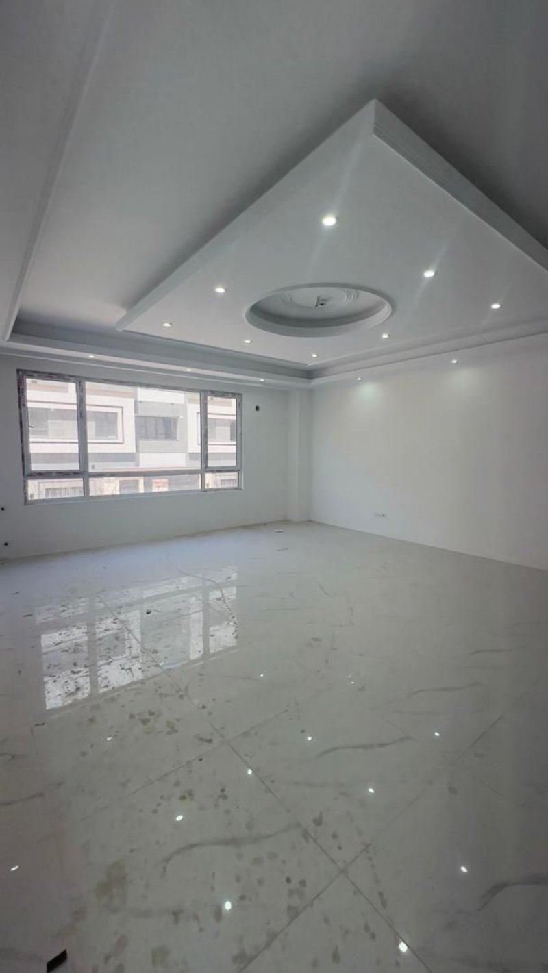 آپارتمان 79 متری دو خوابه در فاز 6 پرند14151332574