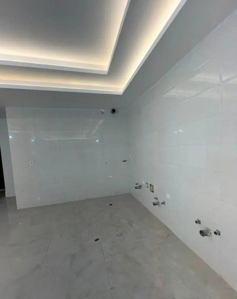 آپارتمان 138 متری سه خوابه در بنیاد قم14148732560