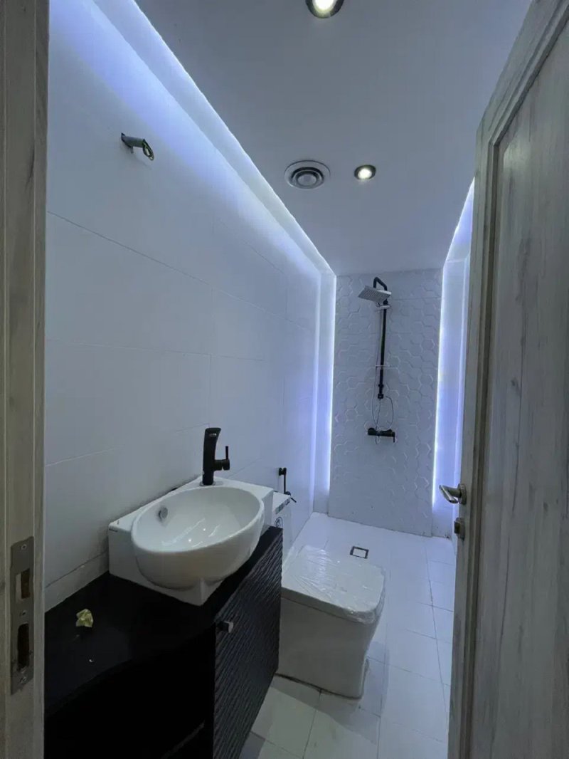 آپارتمان 164 متری سه خوابه در اباذر منطقه 5 تهران14153032612