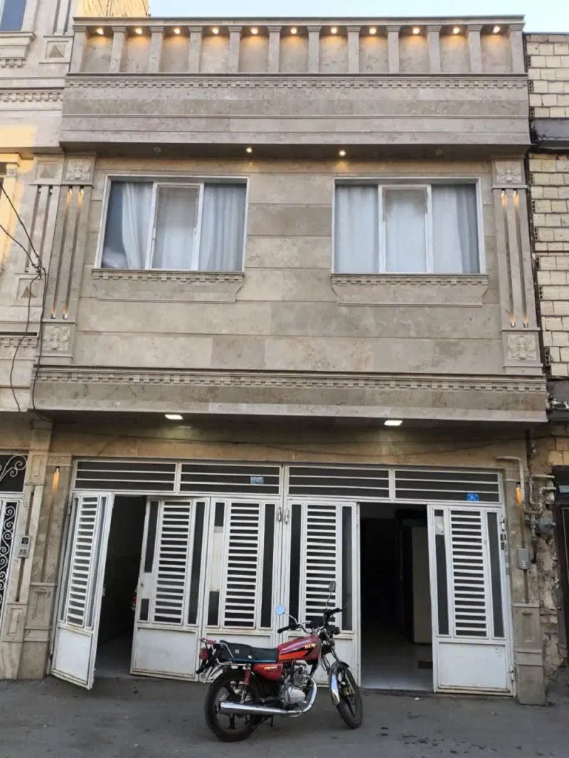 خانه 120 متری سه خوابه در شهرک فاطمیه قم14153532627