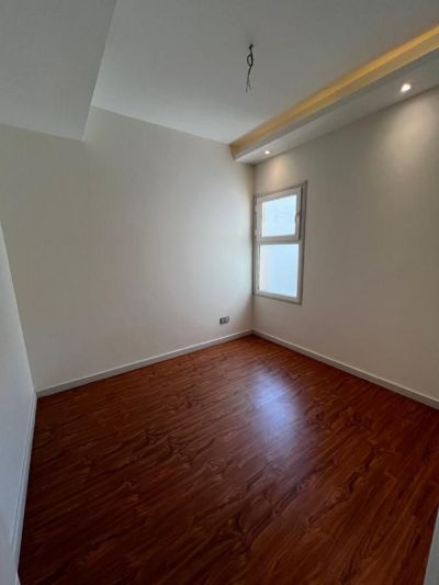 آپارتمان 148 متری سه خوابه در شهرک غرب تهران