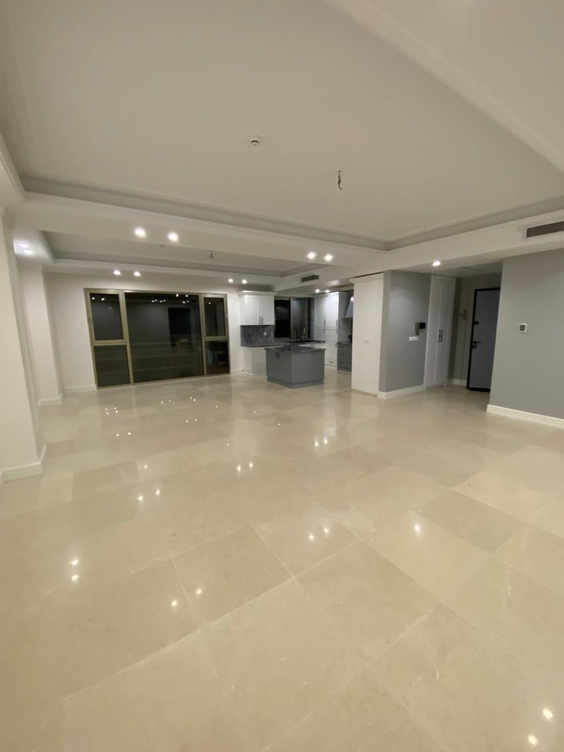 آپارتمان 148 متری سه خوابه در شهرک غرب تهران14185833078