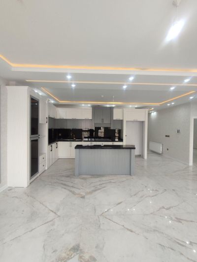 آپارتمان 105 متری دو خوابه در بلوار امام رضا مشهد