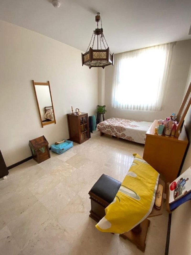 آپارتمان 126 متری سه خوابه در شهرک غرب تهران14186233096