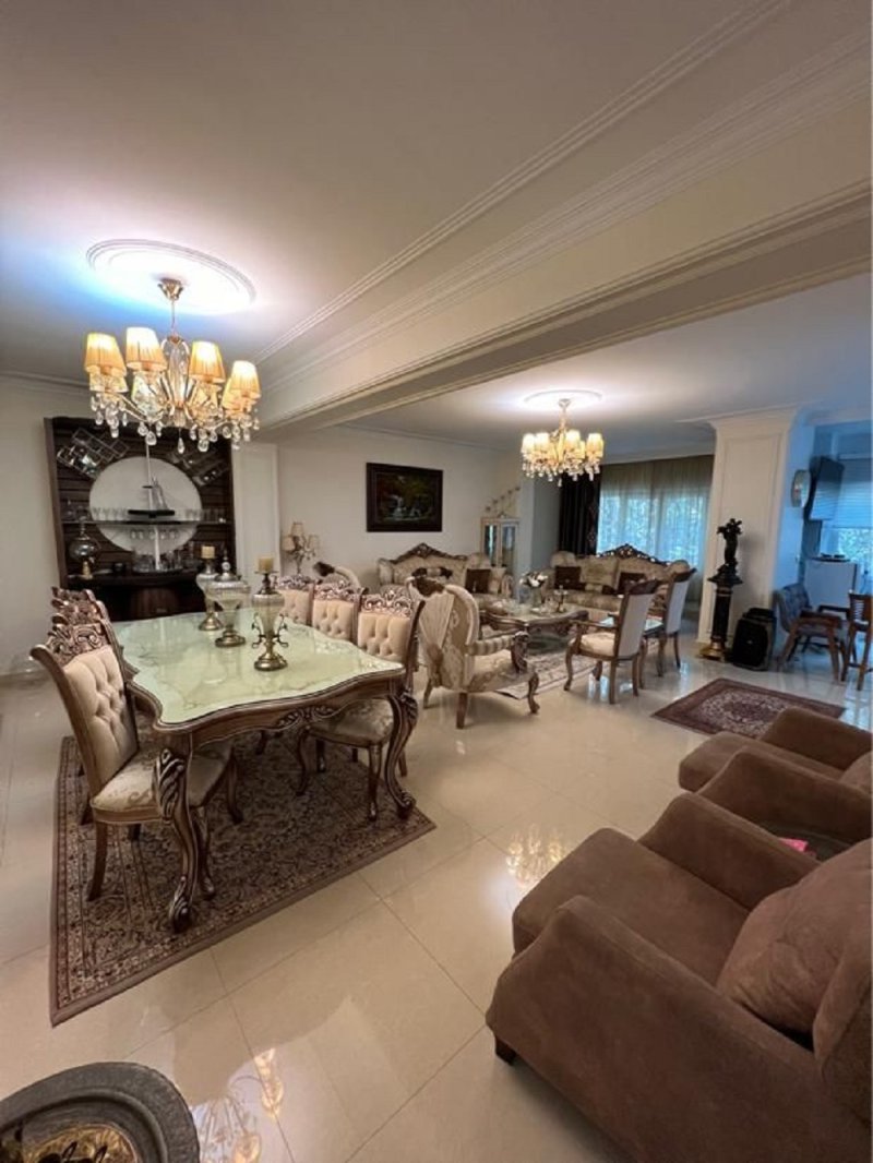 آپارتمان 195 متری سه خوابه در شهرک غرب تهران14184733052