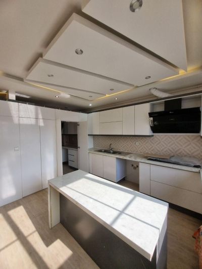 آپارتمان 217 متری چهارخوابه در معلم رشت