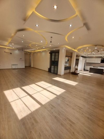 آپارتمان 217 متری چهارخوابه در معلم رشت