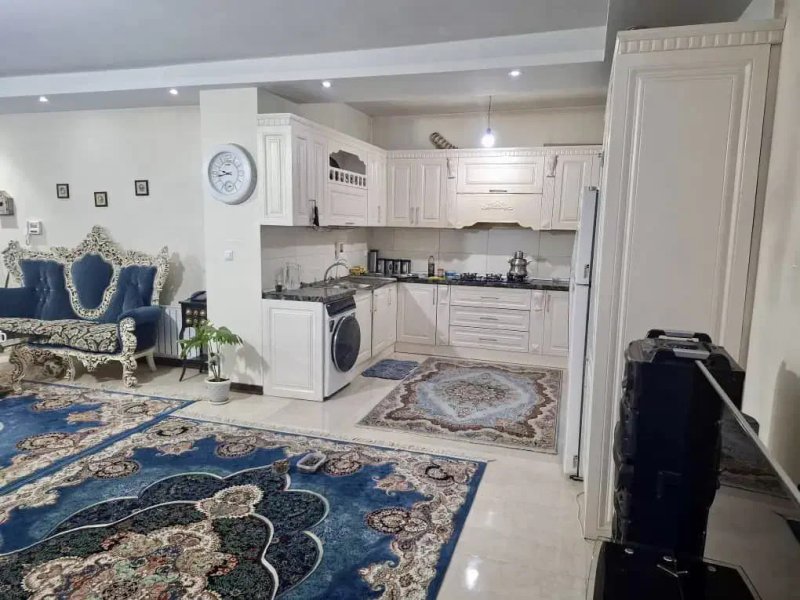 آپارتمان 157 متری سه خوابه در گلشهر کرج14216833691