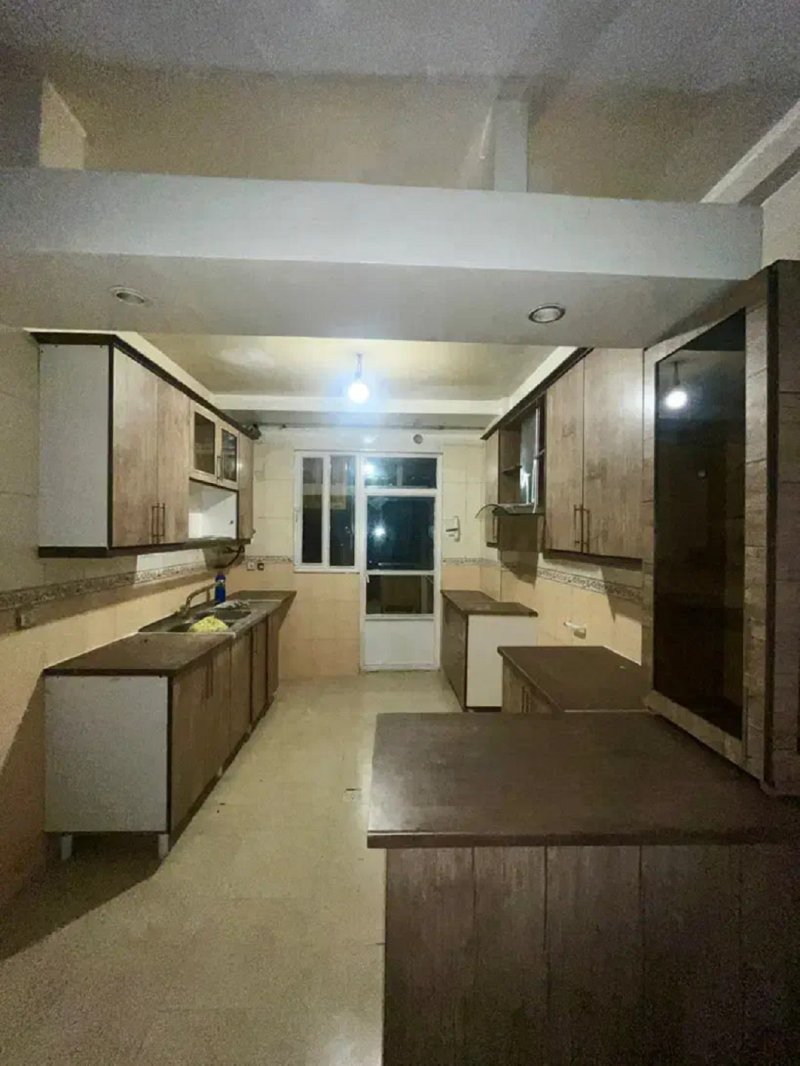 آپارتمان 107 متری دو خوابه در گلشهر کرج14216933694