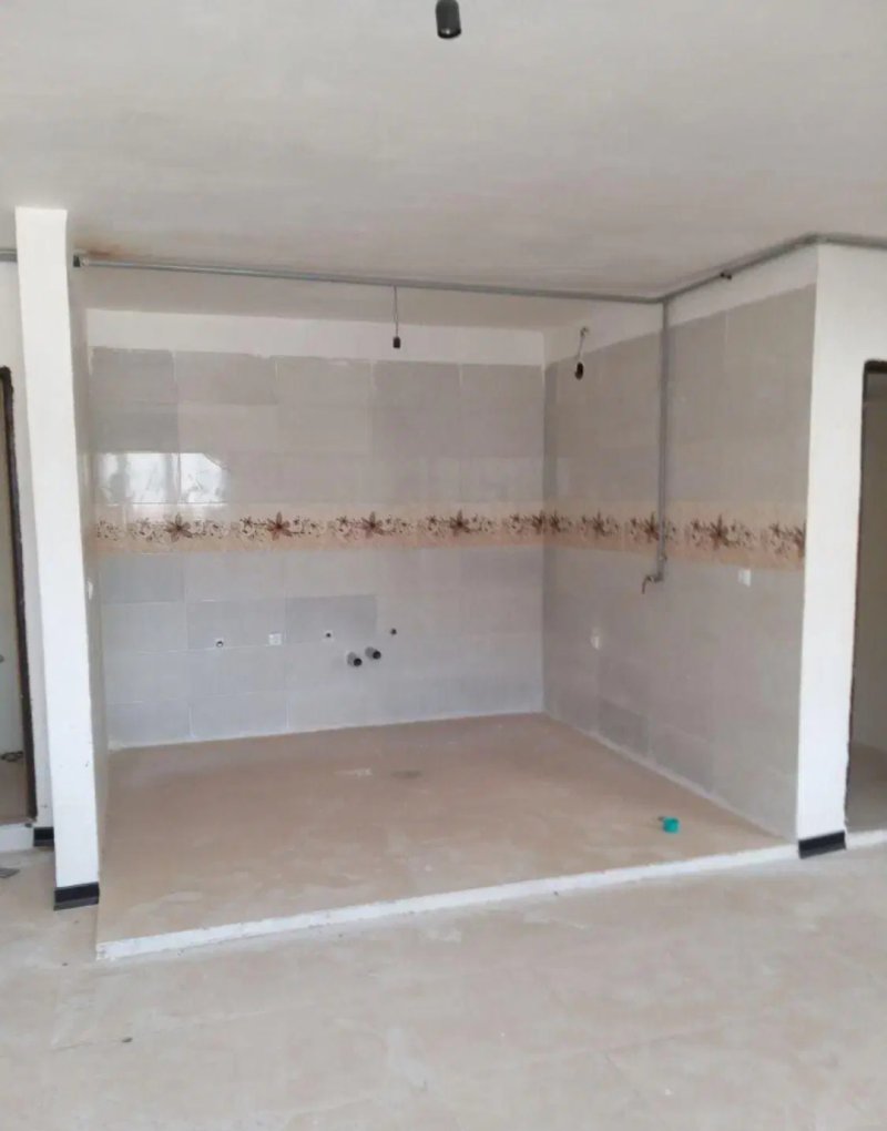 آپارتمان 83 متری دو خوابه در فاز 6 پرند14220633780