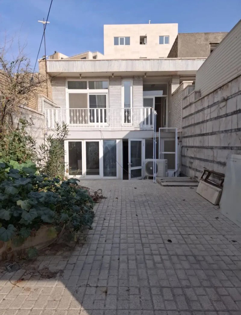 آپارتمان 240 متری سه خوابه در بلوار قاضی طباطبائی مشهد14218333728