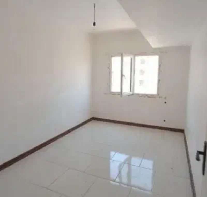 آپارتمان 85 متری دو خوابه در فاز 6 پرند14230733872