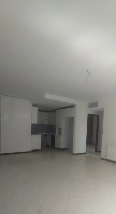 آپارتمان 83 متری دو خوابه در فاز 6 پرند