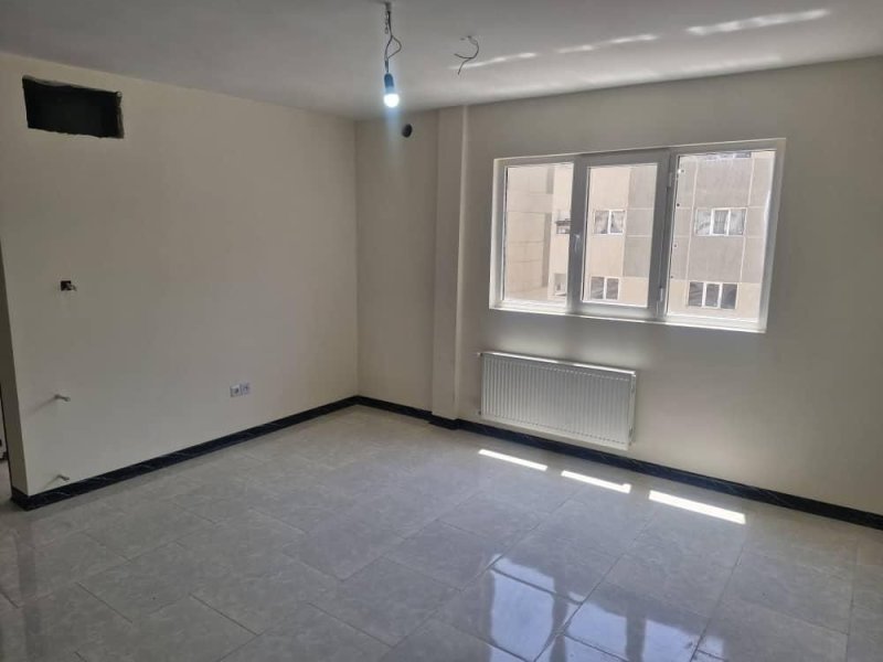 آپارتمان 80 متری دو خوابه در فاز 6 پرند14270634442