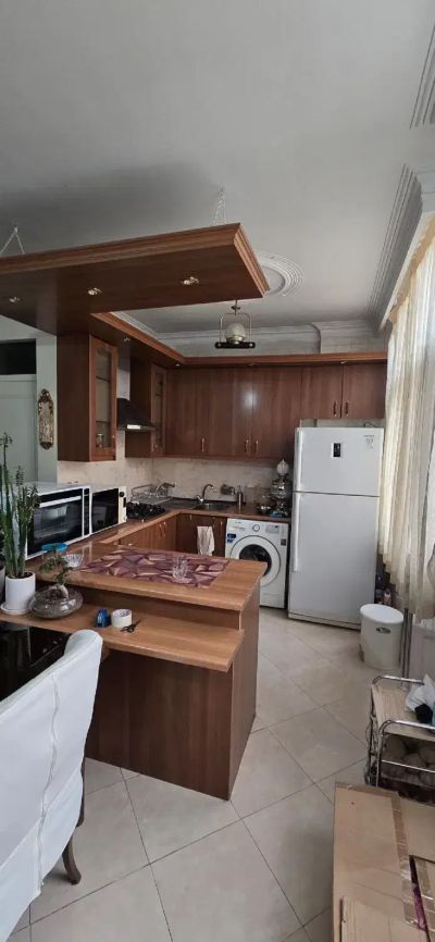 آپارتمان 77 متری دو خوابه در پونک تهران