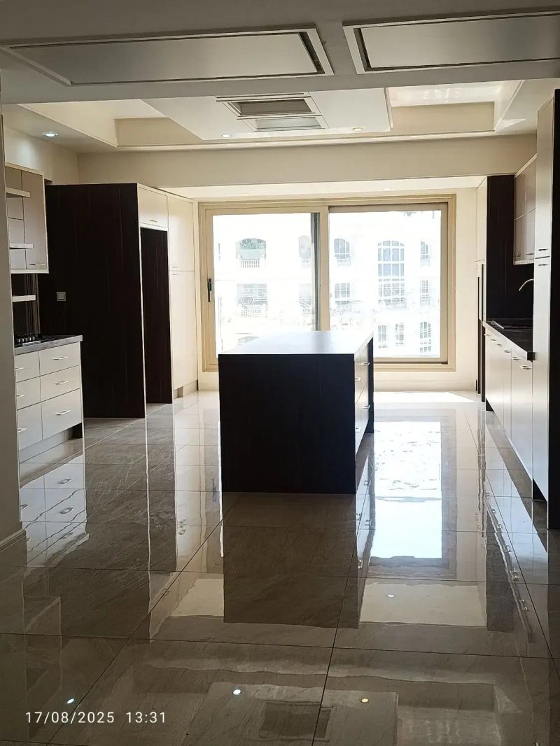 آپارتمان 180 متری سه خوابه در حصار بوعلی تهران14295734891