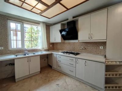 آپارتمان 136 متری دو خوابه در فرمانیه تهران