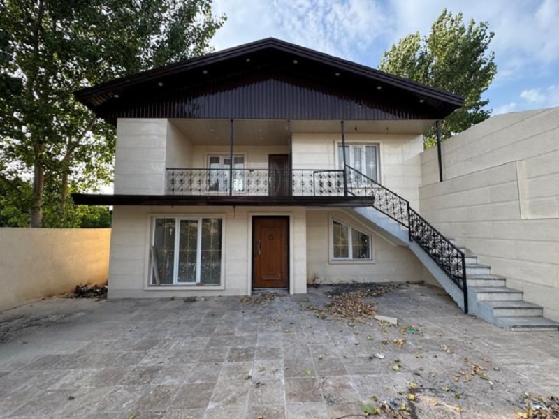 ویلا 350 متری سه خوابه در قائمشهر قائم شهر14297234945