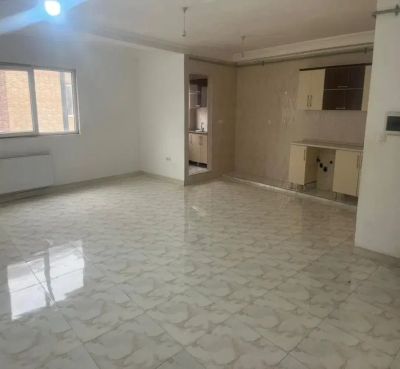 آپارتمان 91 متری دو خوابه در پل هوایی قائم شهر