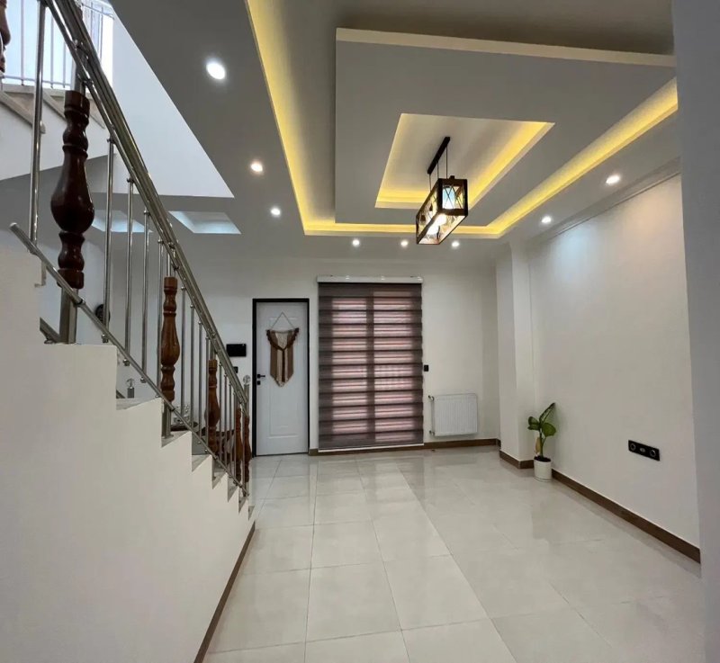 خانه 200 متری سه خوابه در خیابان بابل قائم شهر14312935137