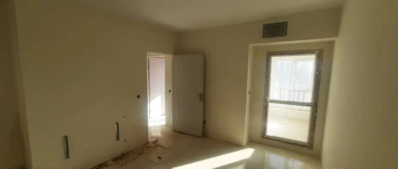 آپارتمان 79 متری دو خوابه در فاز 6 پرند14327635317