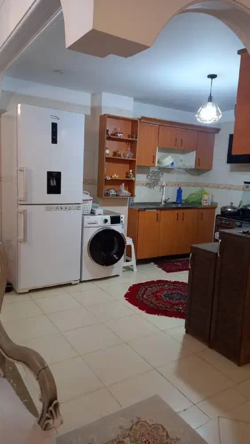 آپارتمان 100 متری دو خوابه در رادیو دریا چالوس14330235421