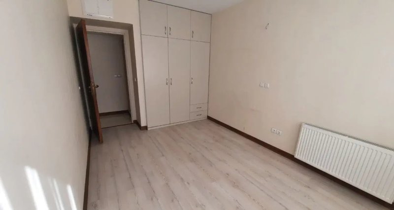 آپارتمان 138 متری سه خوابه در کوچه مشکی همدان14324535271