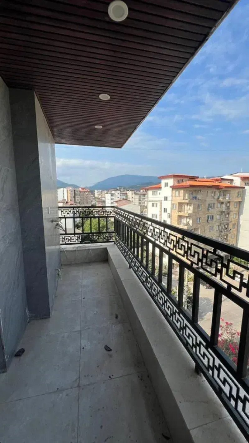 آپارتمان 108 متری دو خوابه در چالوس14329335386