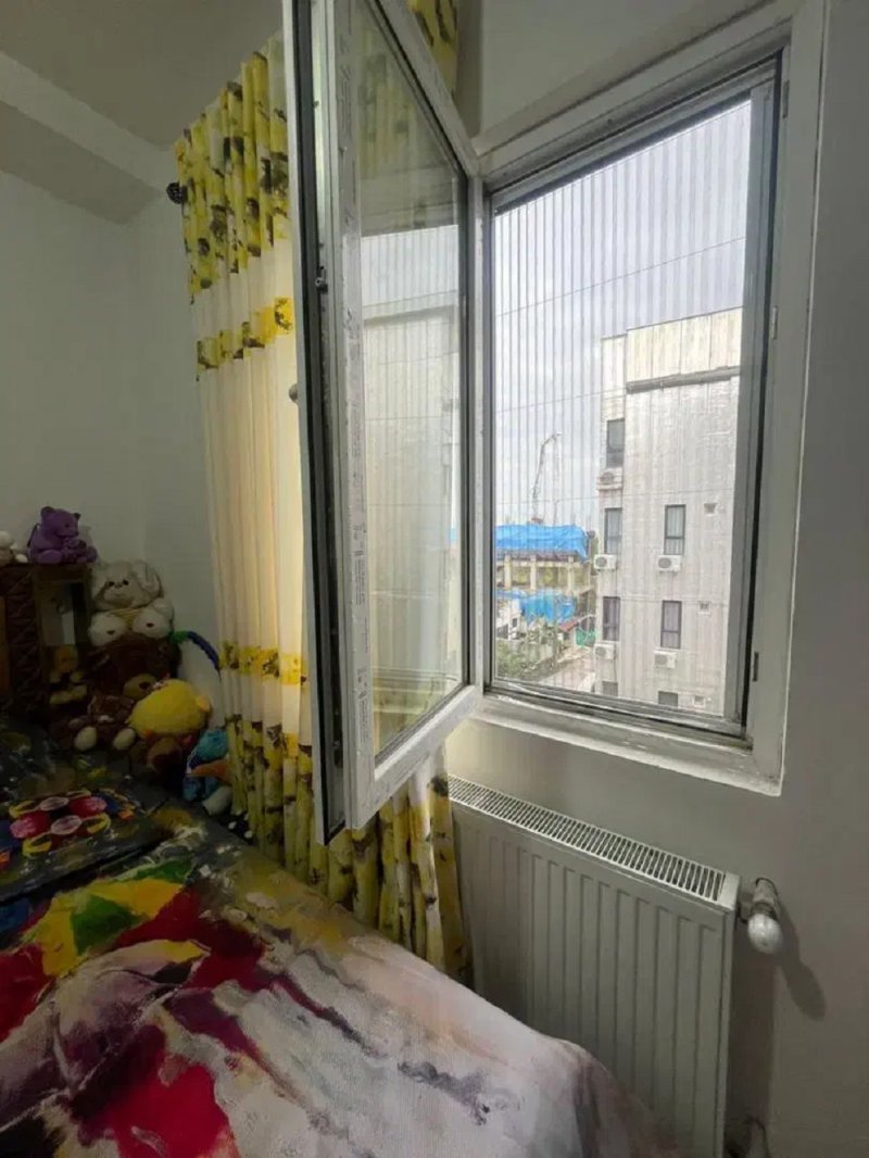 آپارتمان 97 متری دو خوابه در رادیو دریا چالوس14332835507