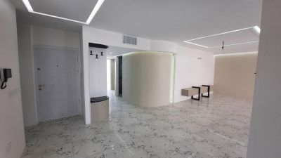 آپارتمان 157 متری سه خوابه در طالقانی همدان